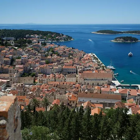 Varda - Latica Willa Hvar Town